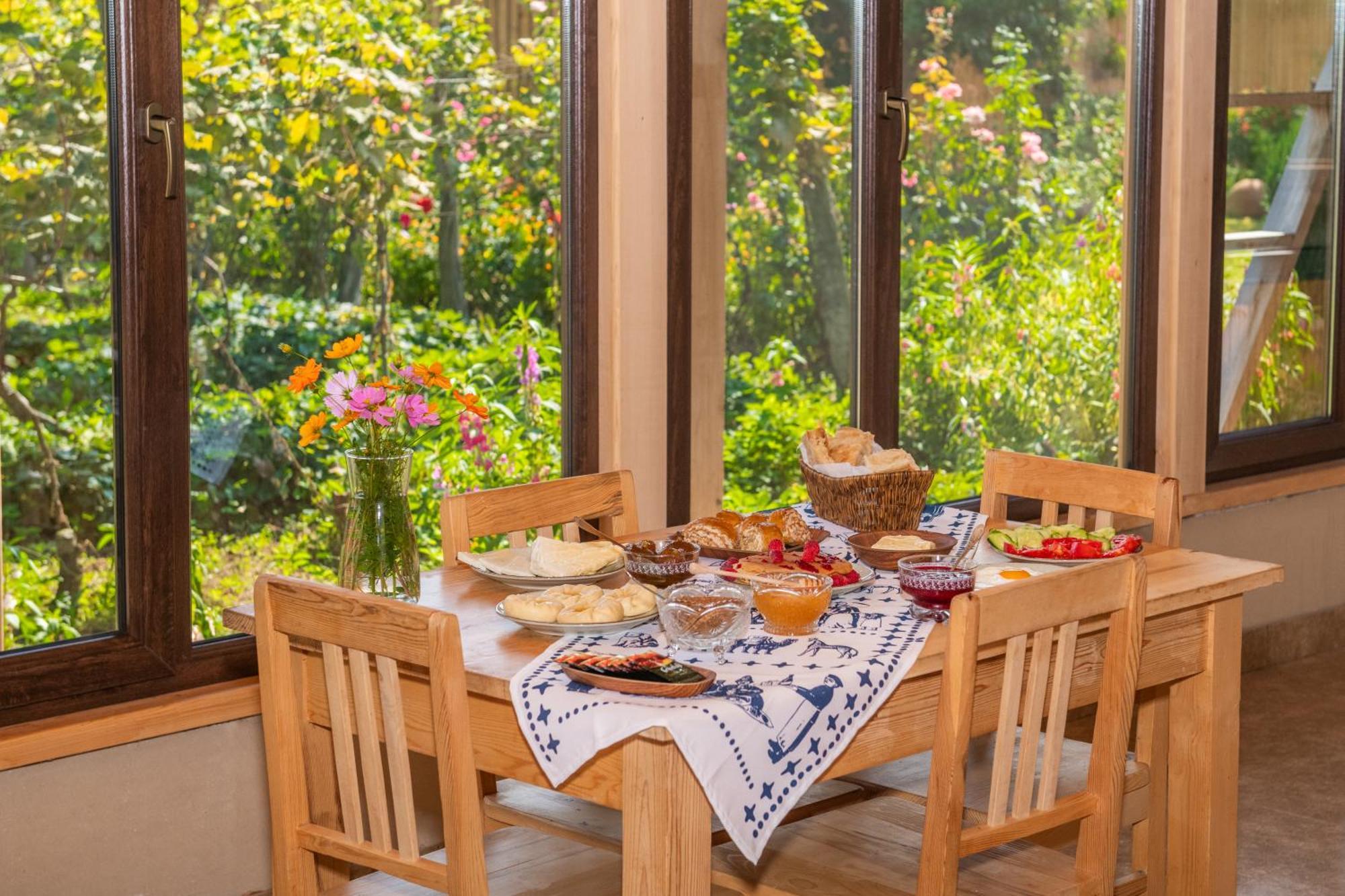 Alvani Inn K'vemo Alvani Bagian luar foto