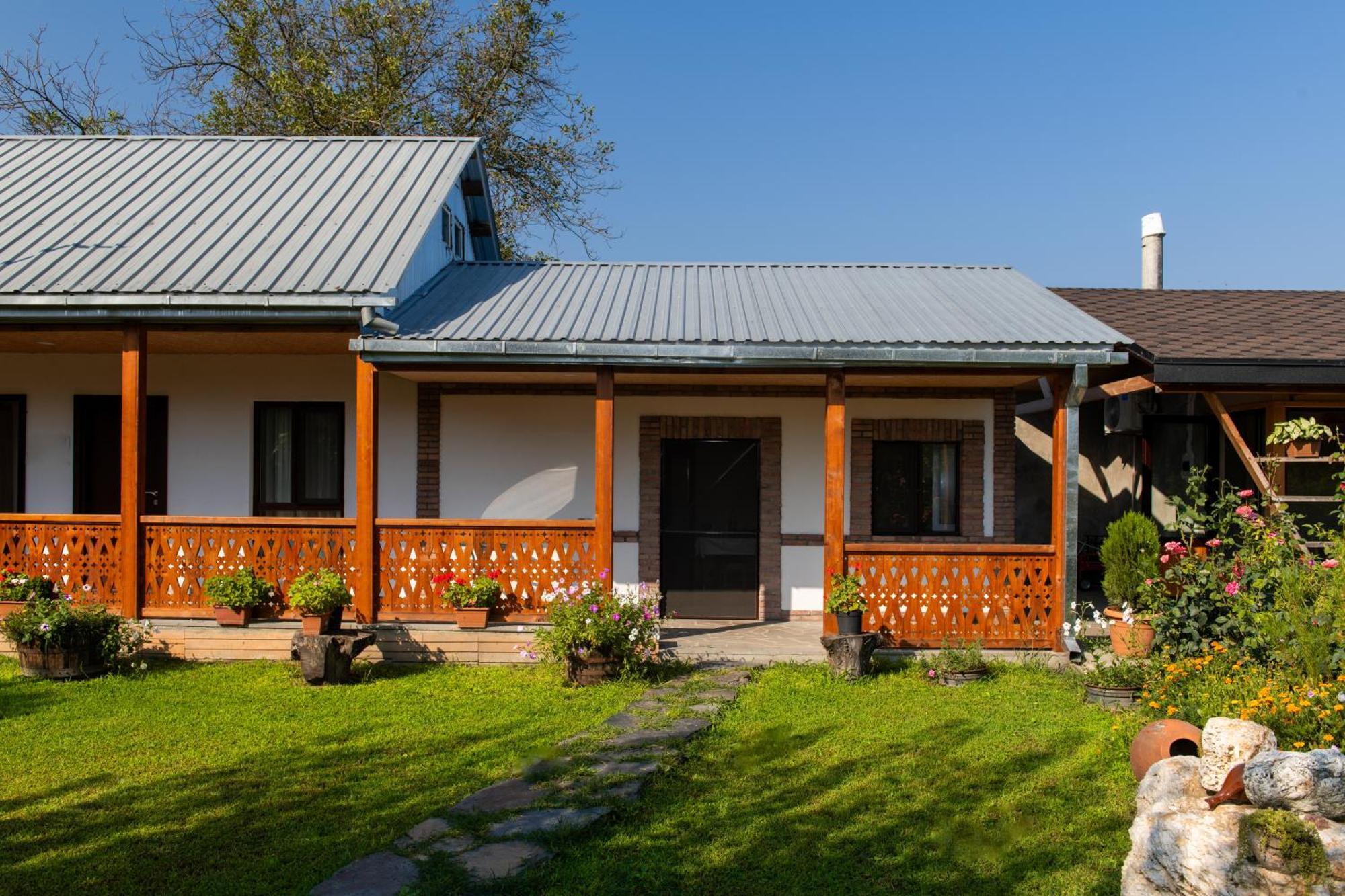 Alvani Inn K'vemo Alvani Bagian luar foto