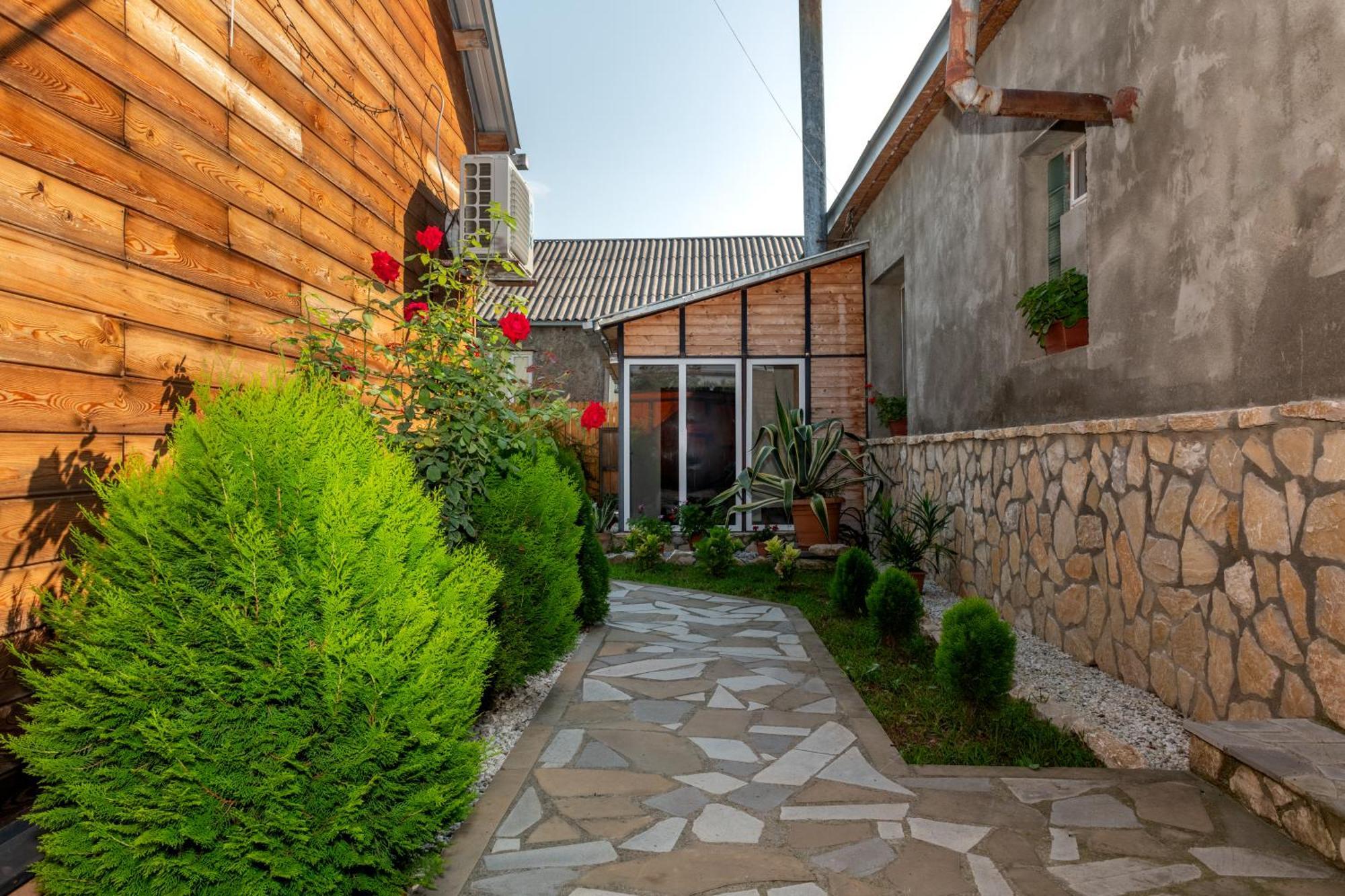 Alvani Inn K'vemo Alvani Bagian luar foto