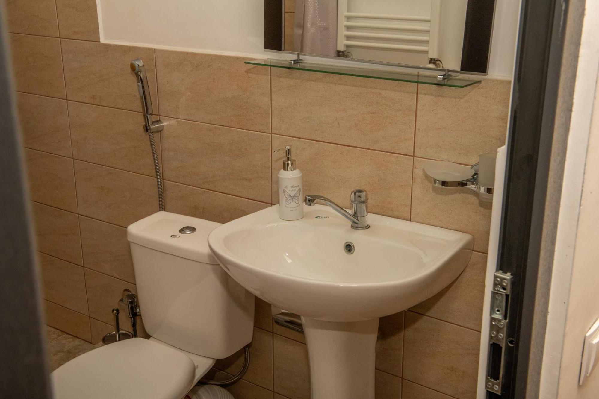 Alvani Inn K'vemo Alvani Bagian luar foto