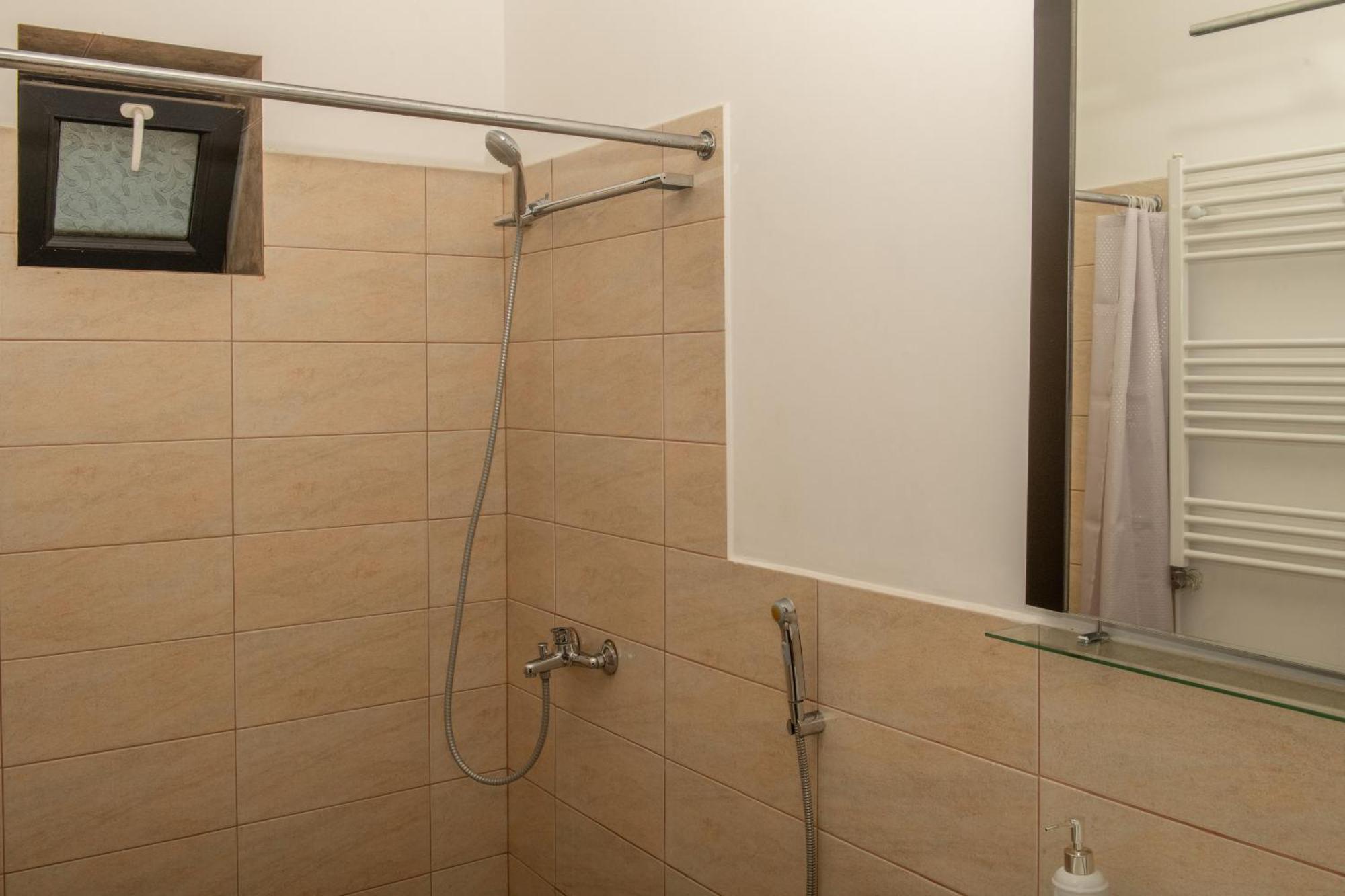 Alvani Inn K'vemo Alvani Bagian luar foto